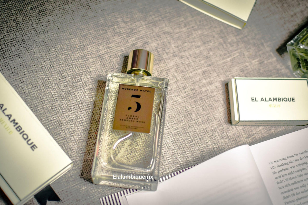 Rosendo Mateu- N°5 Floral Amber and Sensual Musk