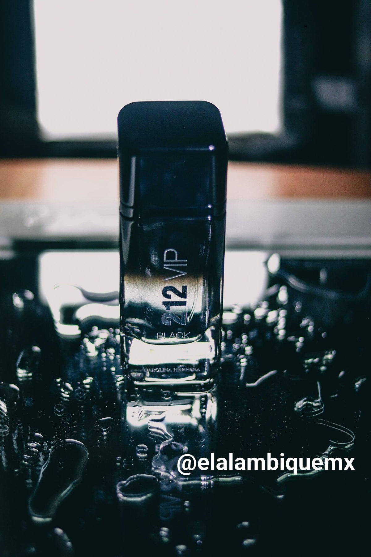 Carolina Herrera- 212 VIP Black